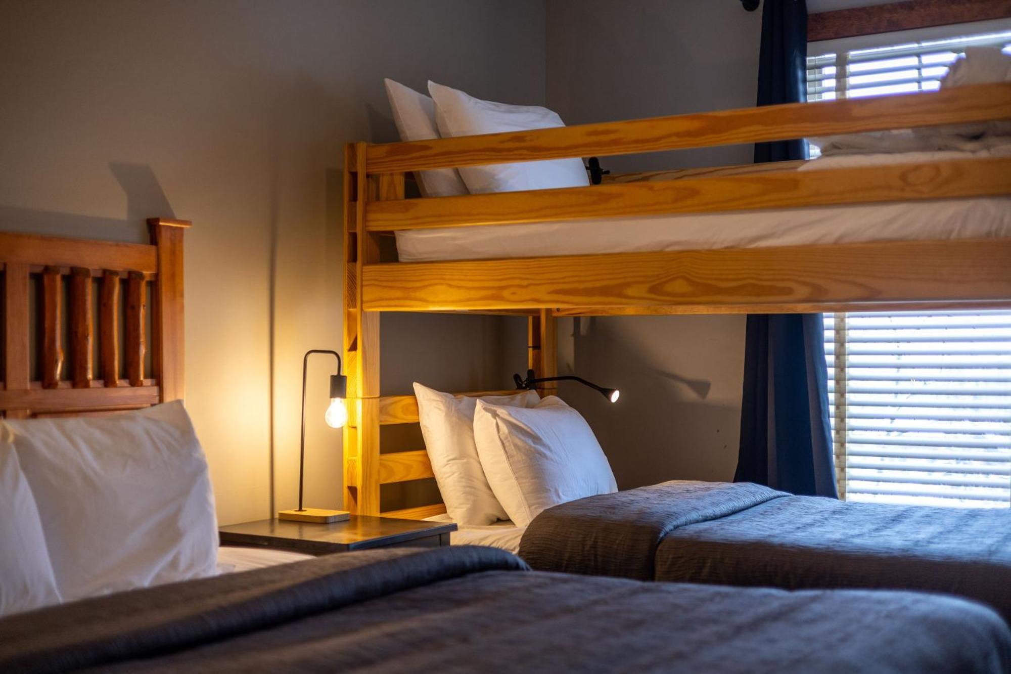Snow Creek Lodge By Fernie Central Reservations 외부 사진