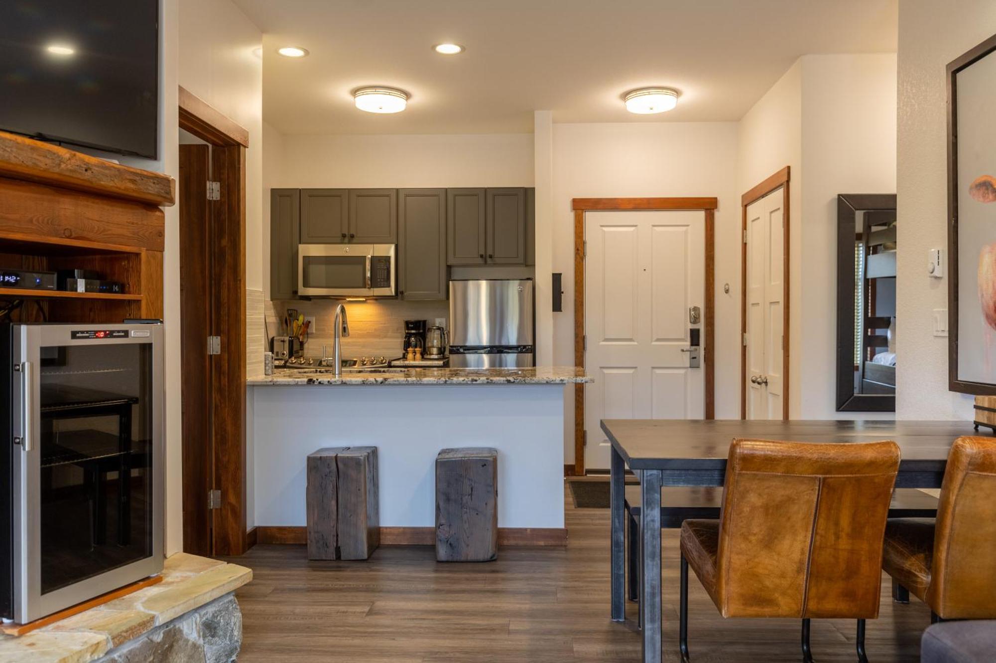 Snow Creek Lodge By Fernie Central Reservations 외부 사진